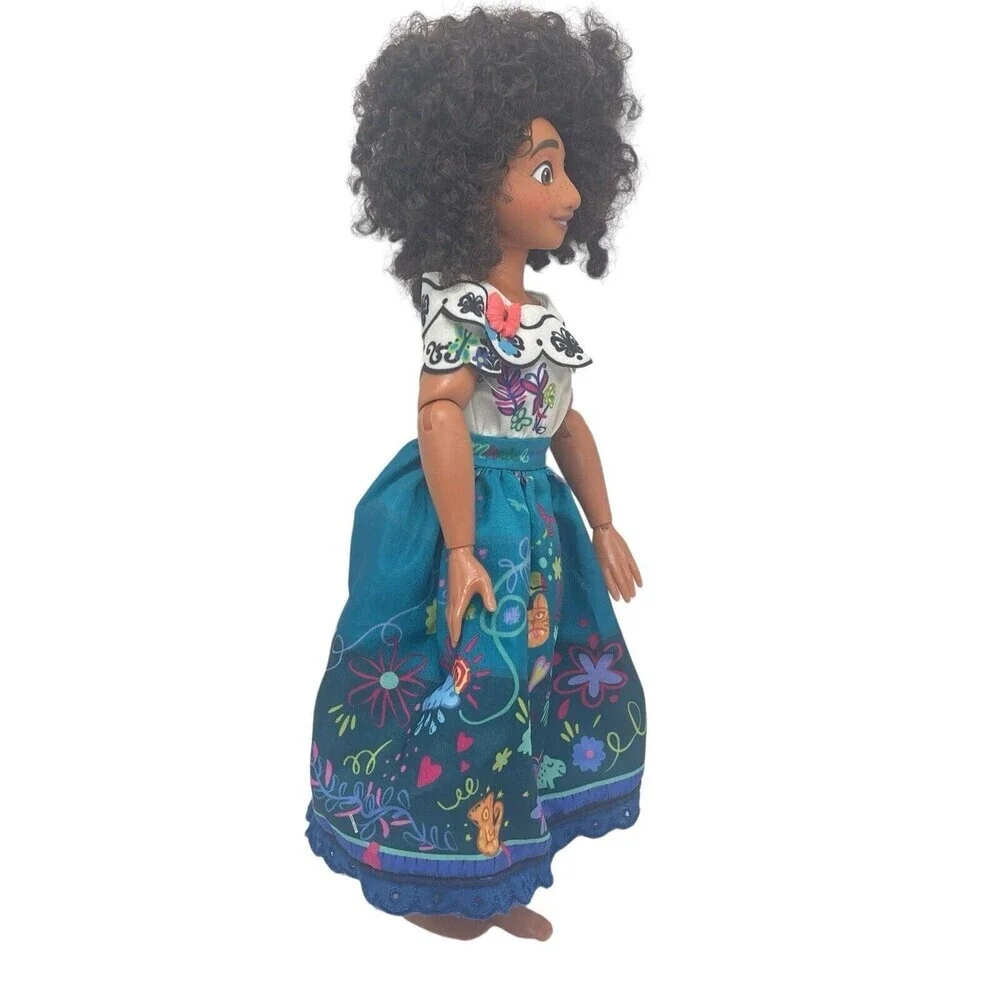 Disney Encanto Mirabel Madrigal 11